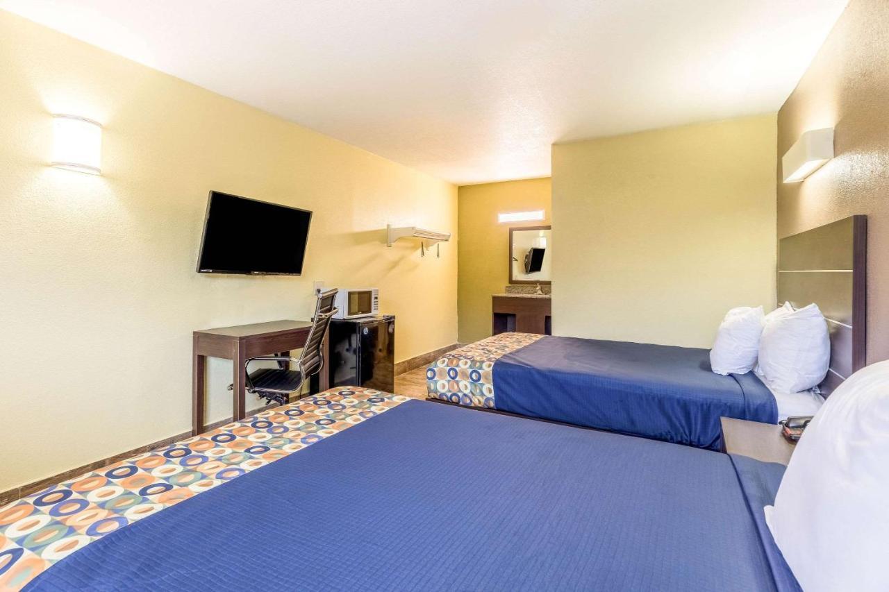 Rodeway Inn Fairgrounds-Casino Mango Bagian luar foto