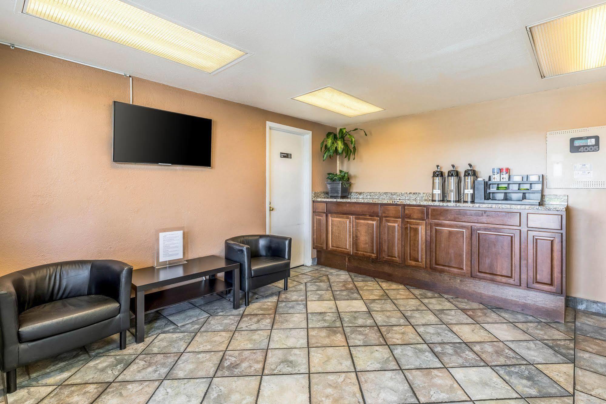 Rodeway Inn Fairgrounds-Casino Mango Bagian luar foto