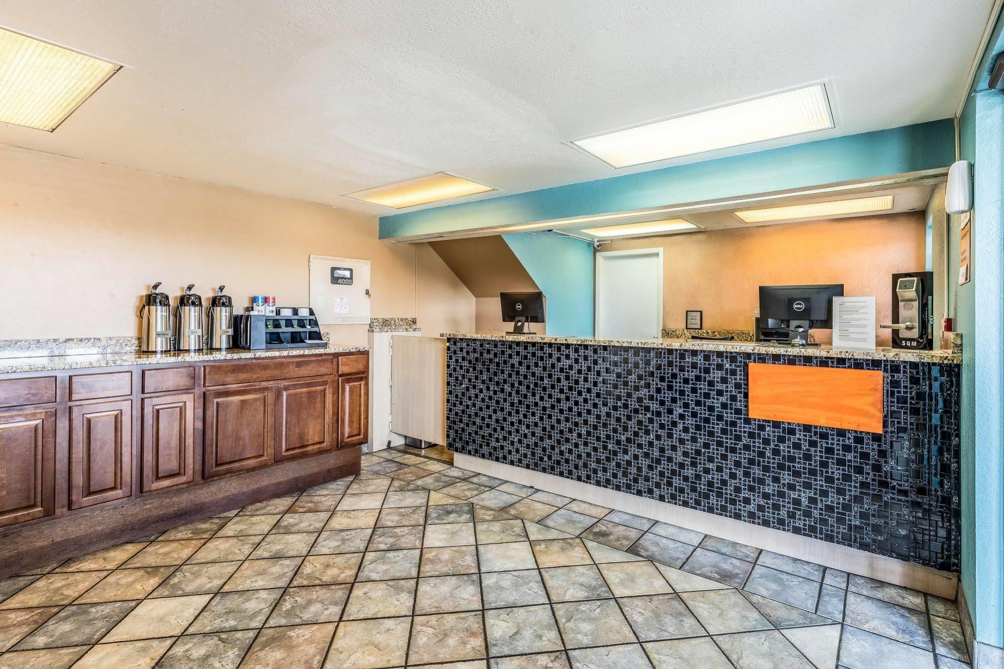 Rodeway Inn Fairgrounds-Casino Mango Bagian luar foto