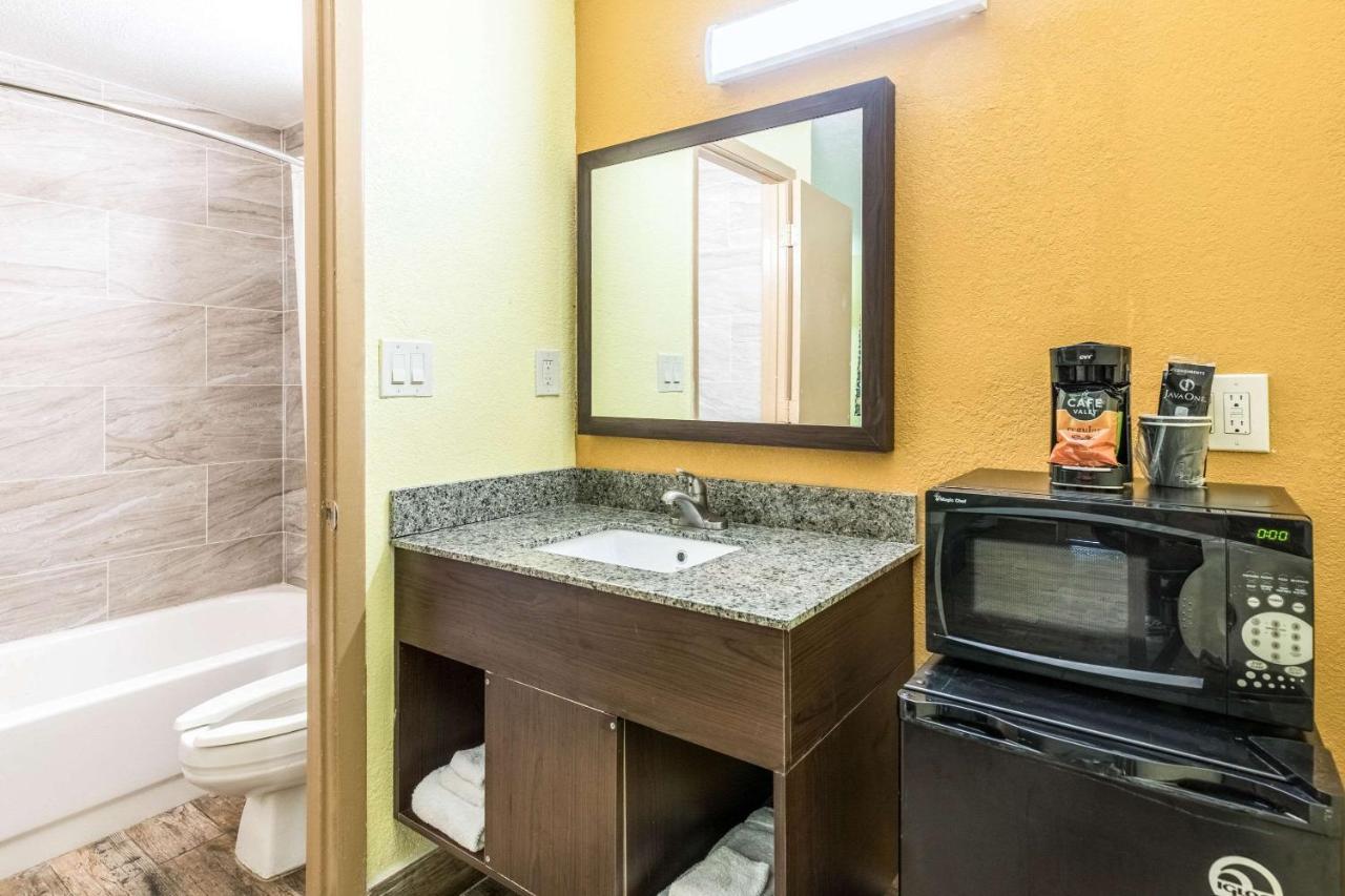 Rodeway Inn Fairgrounds-Casino Mango Bagian luar foto